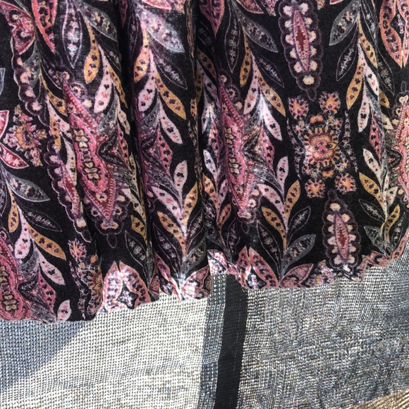 Xhilaration black lacey tank top - Picture 5 of 5